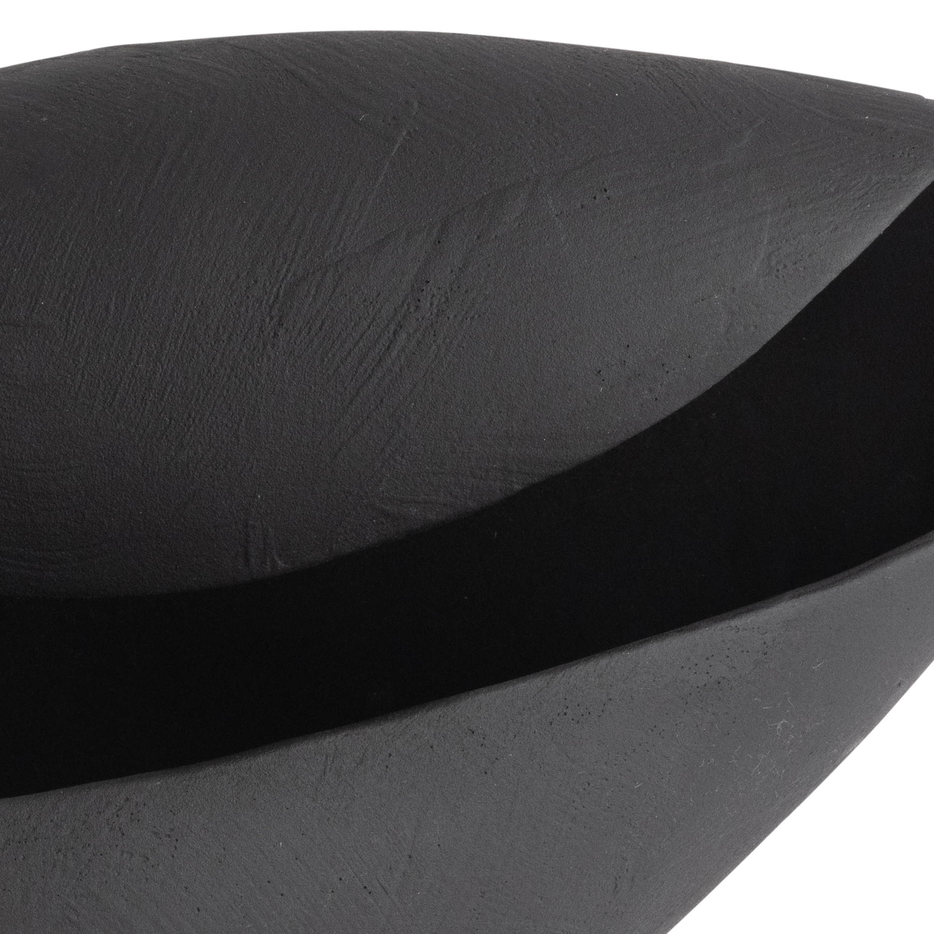bernard-black-ceramic-bowl-closeup-7126