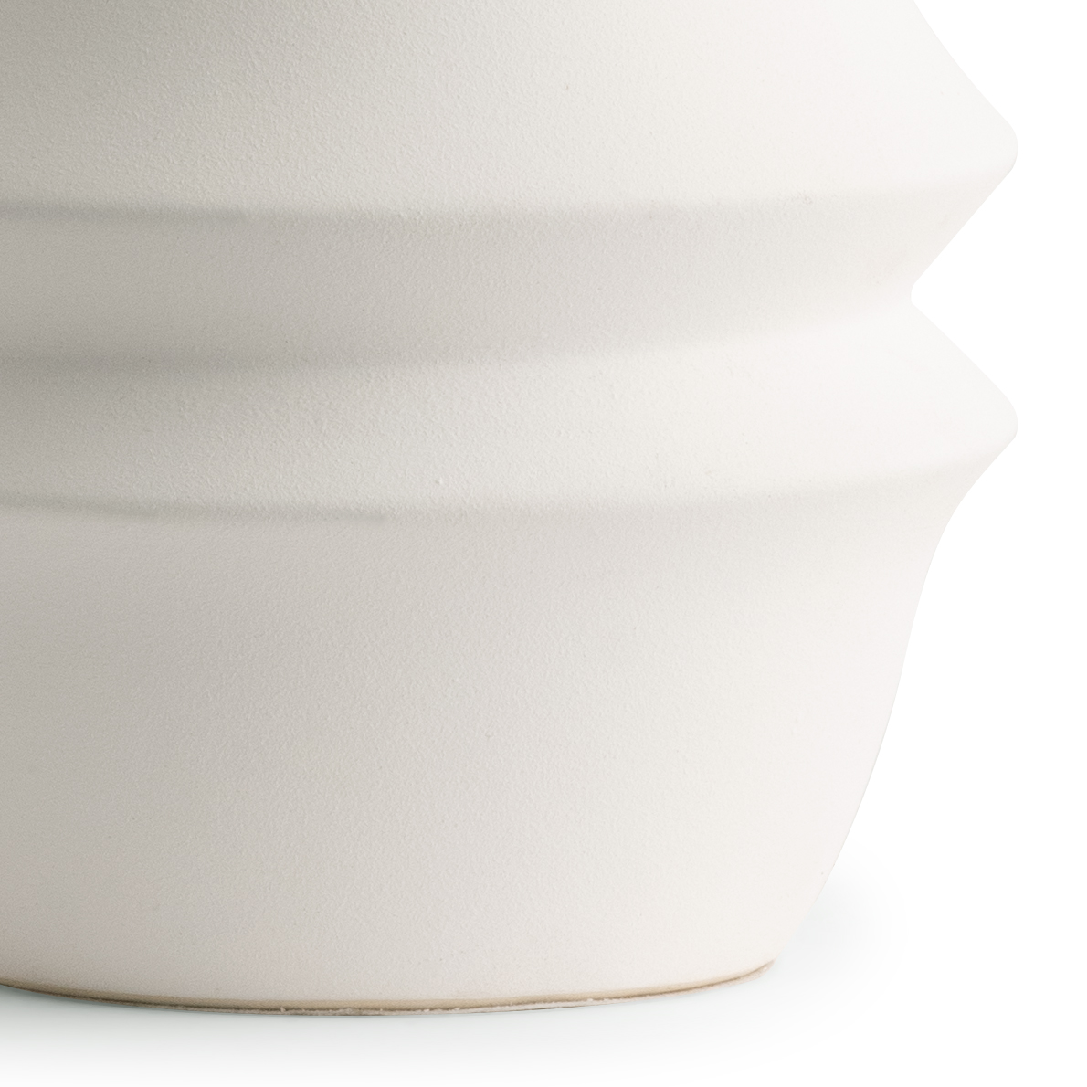 clint-white-ceramic-table-lamp-closeup-4675