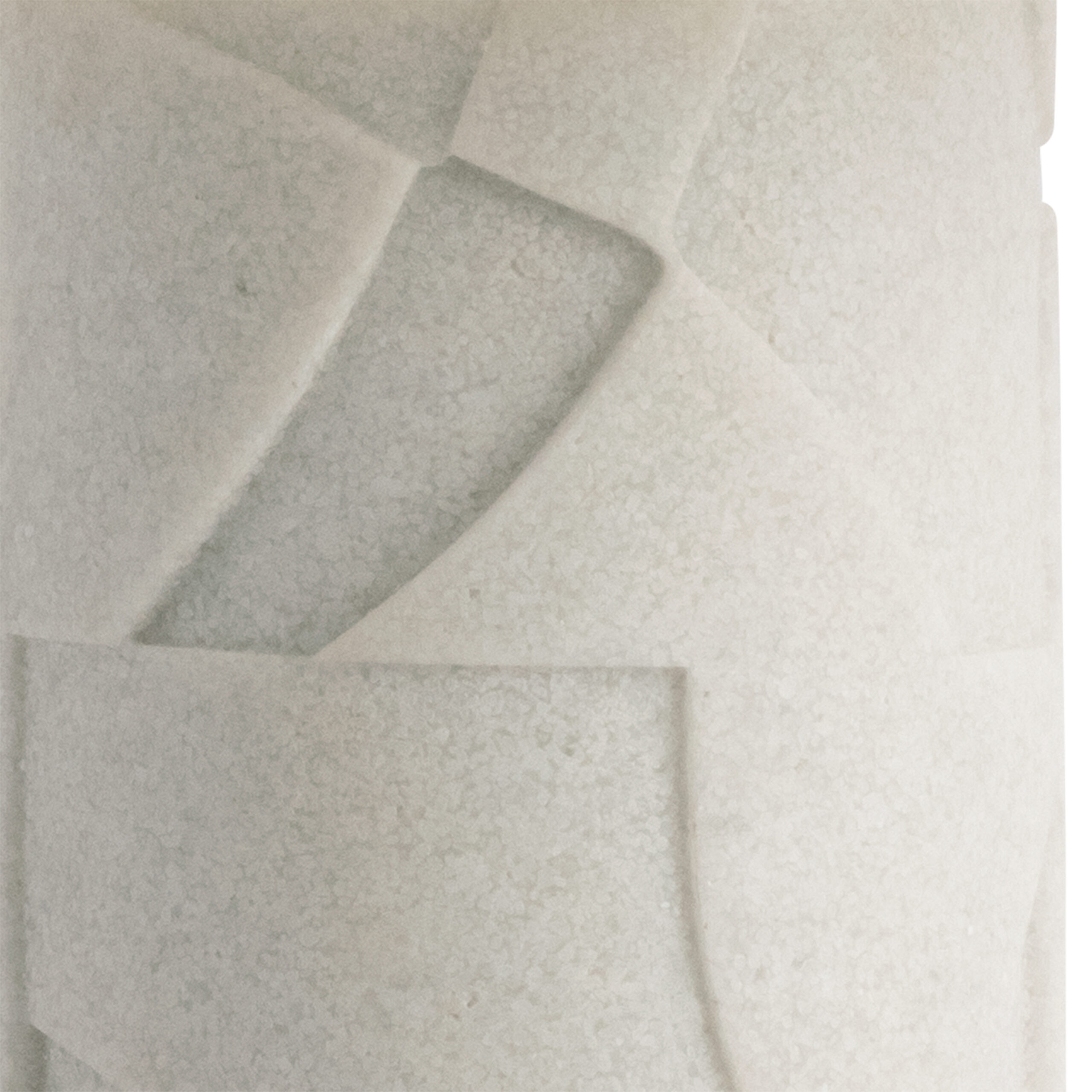 bettona-ivory-stone-brass-table-lamp-closeup-4723
