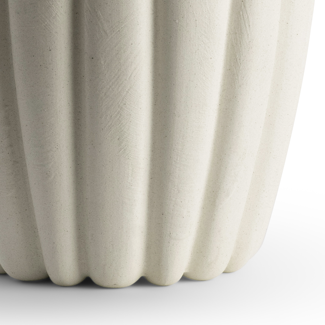 bandini-white-ceramic-table-lamp-closeup-4717