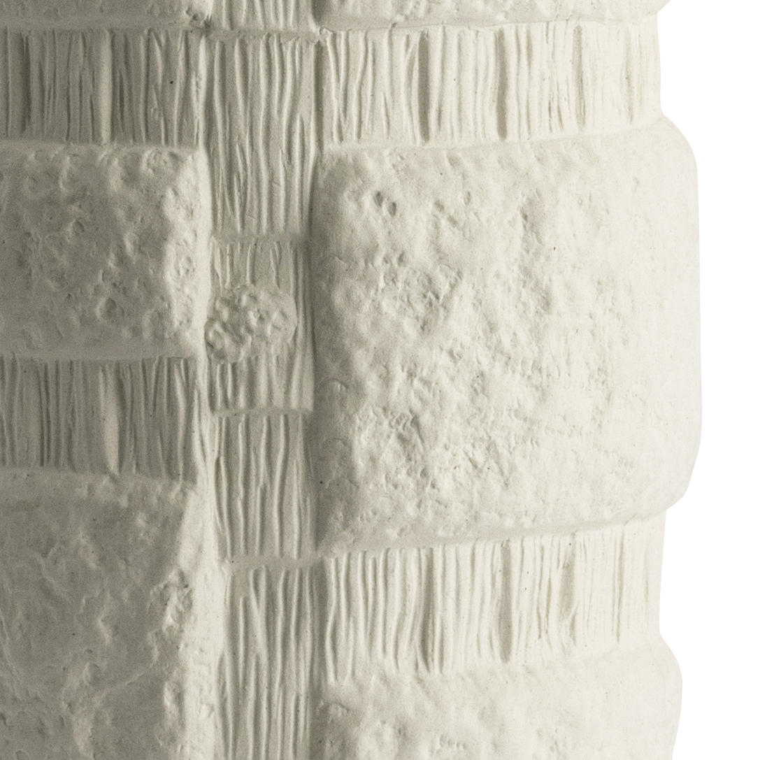 dorian-white-ceramic-table-lamp-closeup-4741