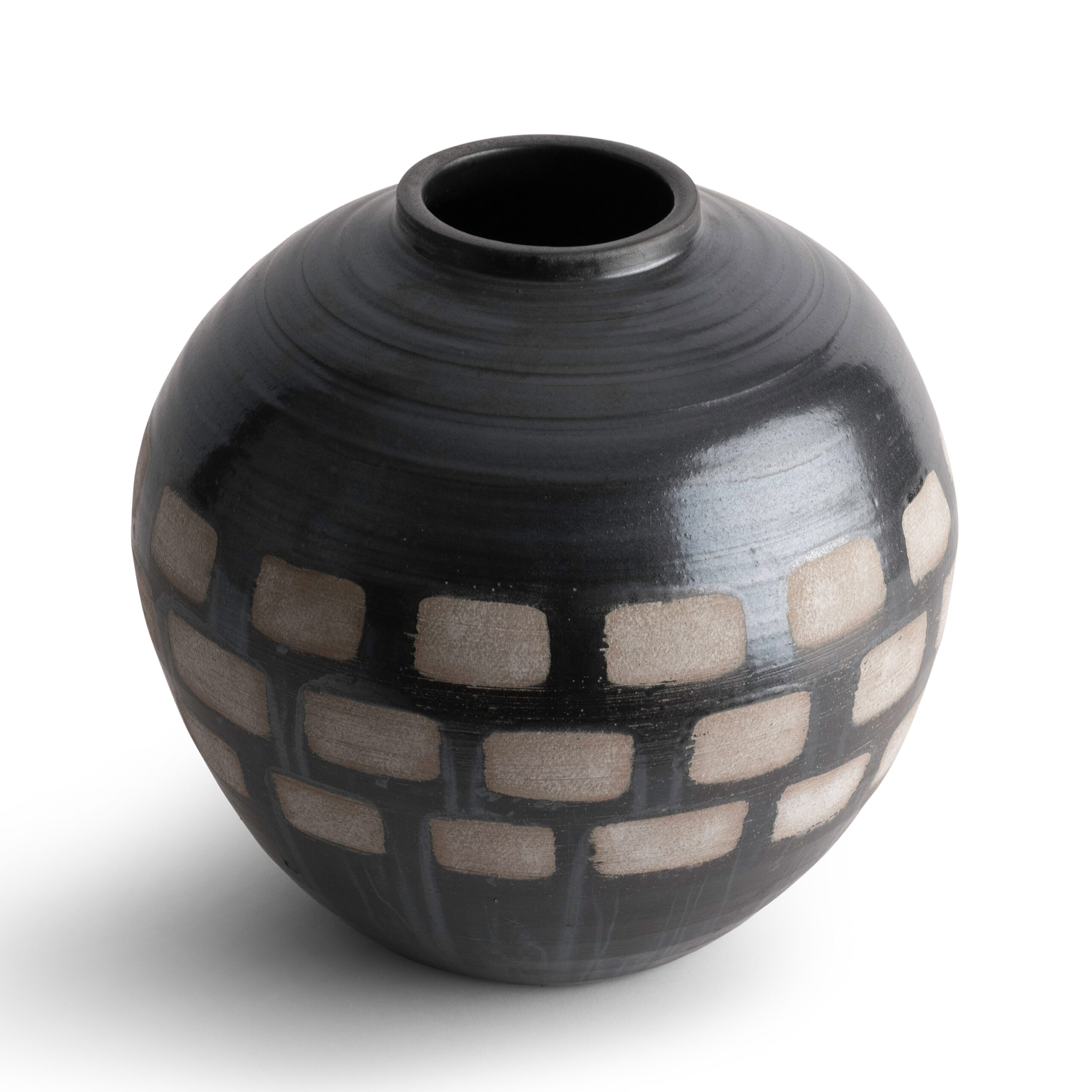 jude-brown-ceramic-vase-above-7202