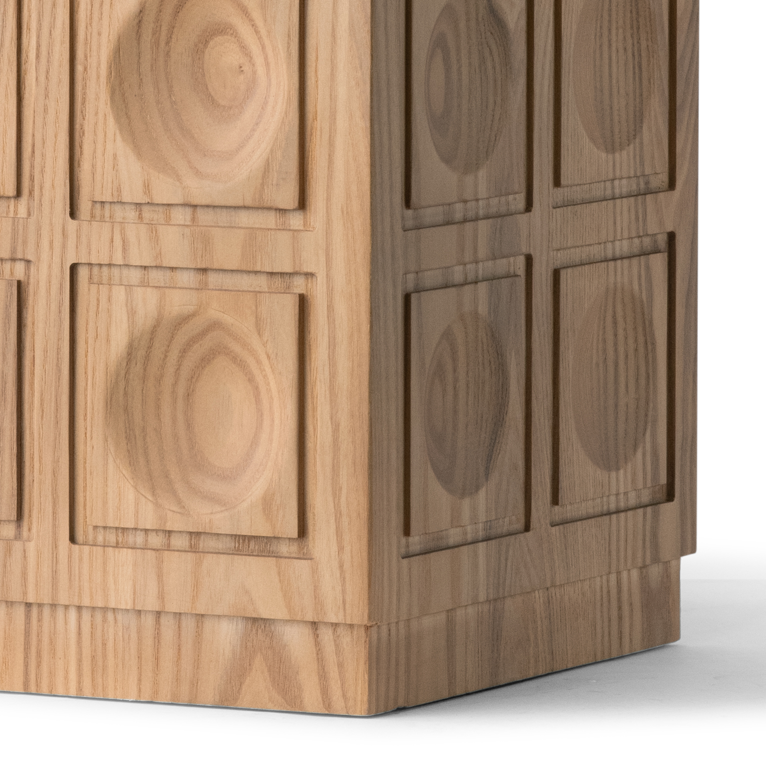 oran-brown-wood-table-lamp-closeup-4782