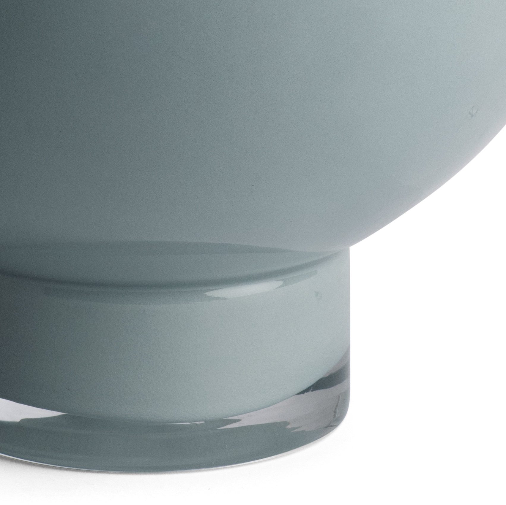 piper-large-blue-glass-vase-closeup-7222