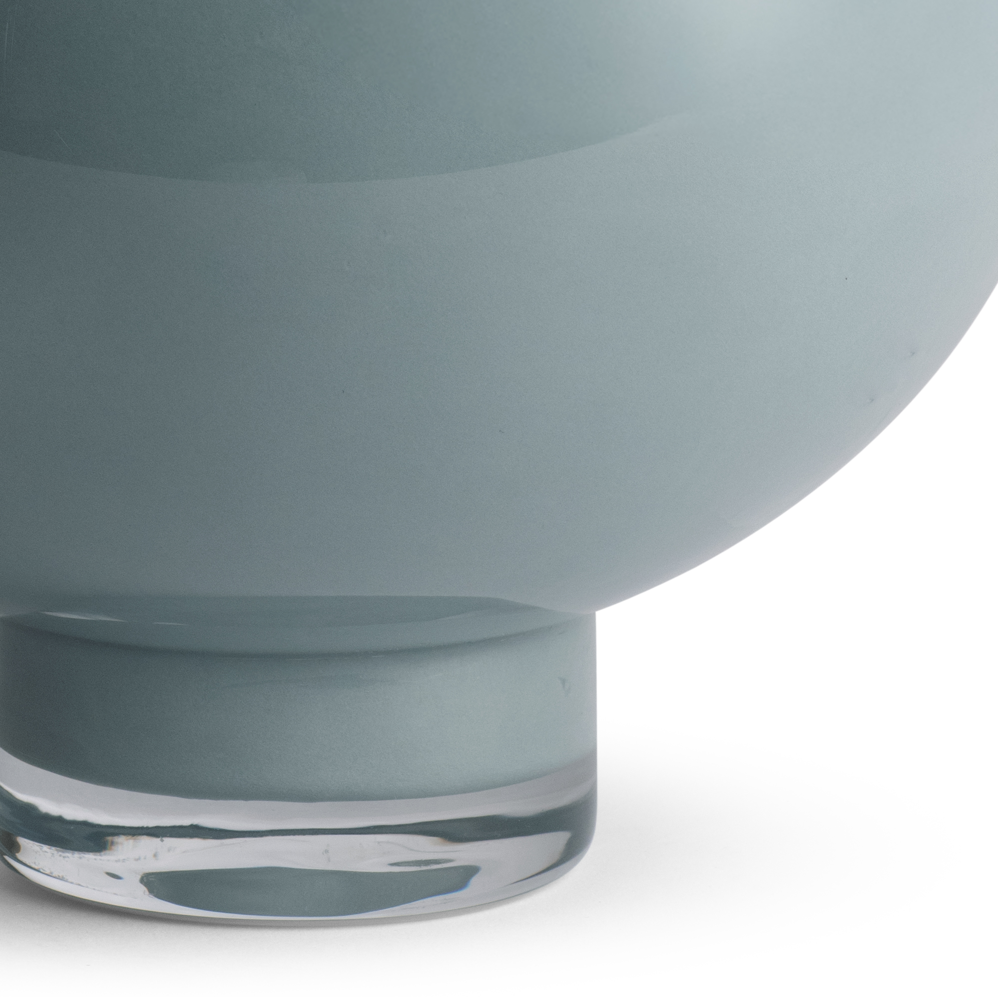 piper-small-blue-glass-vase-closeup-7221