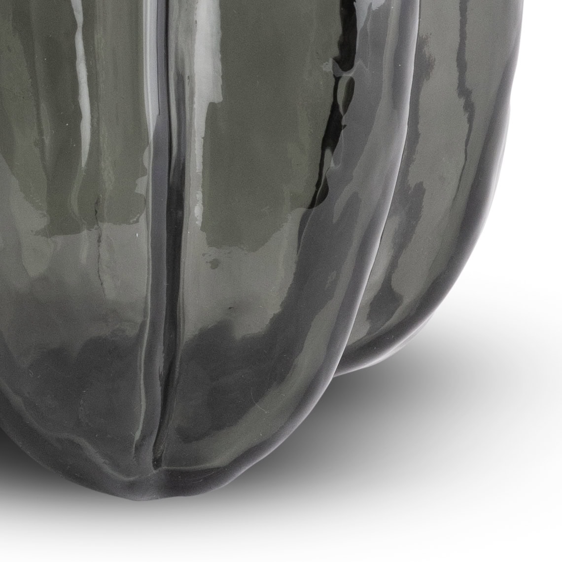 hudson-small-grey-glass-vase-closeup-7290
