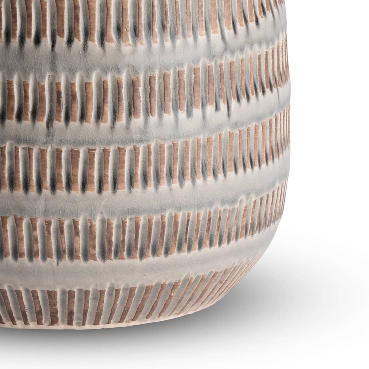 marilyn-grey-ceramic-vase-closeup-7293