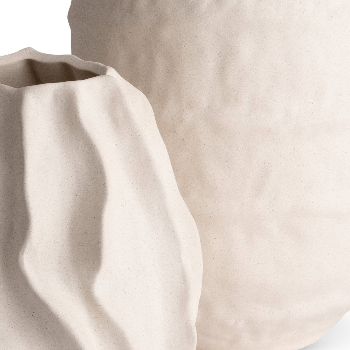 vienna-white-ceramic-vase-set-closeup-7266